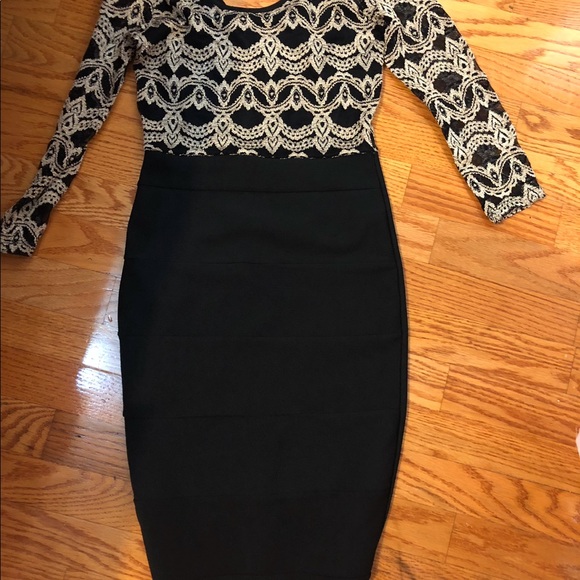 Dress with gold lace - Picture 3 of 6